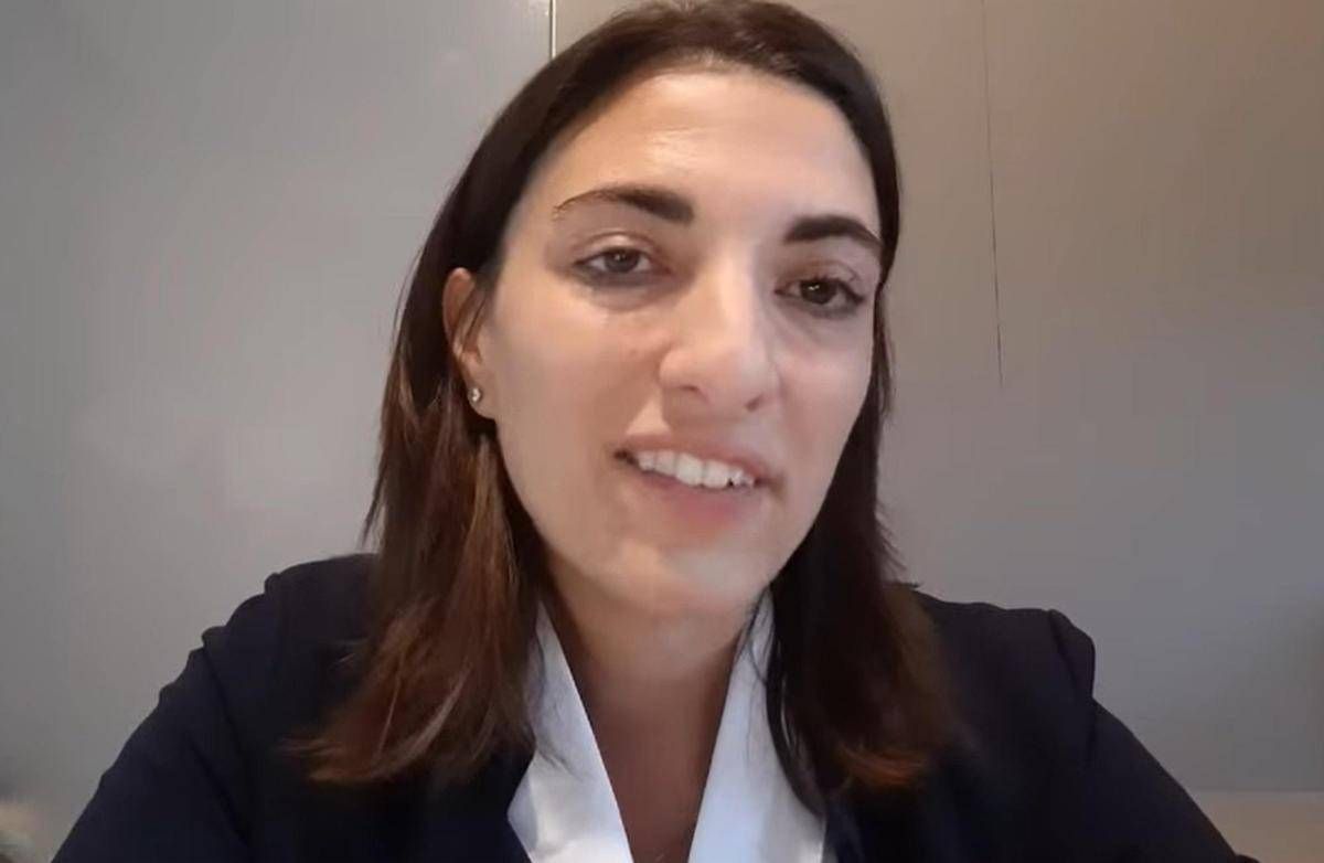 Lecco, ‘smascherata’ dopo insulti anonimi sui social: si dimette l’assessora paladina del cyberbullismo